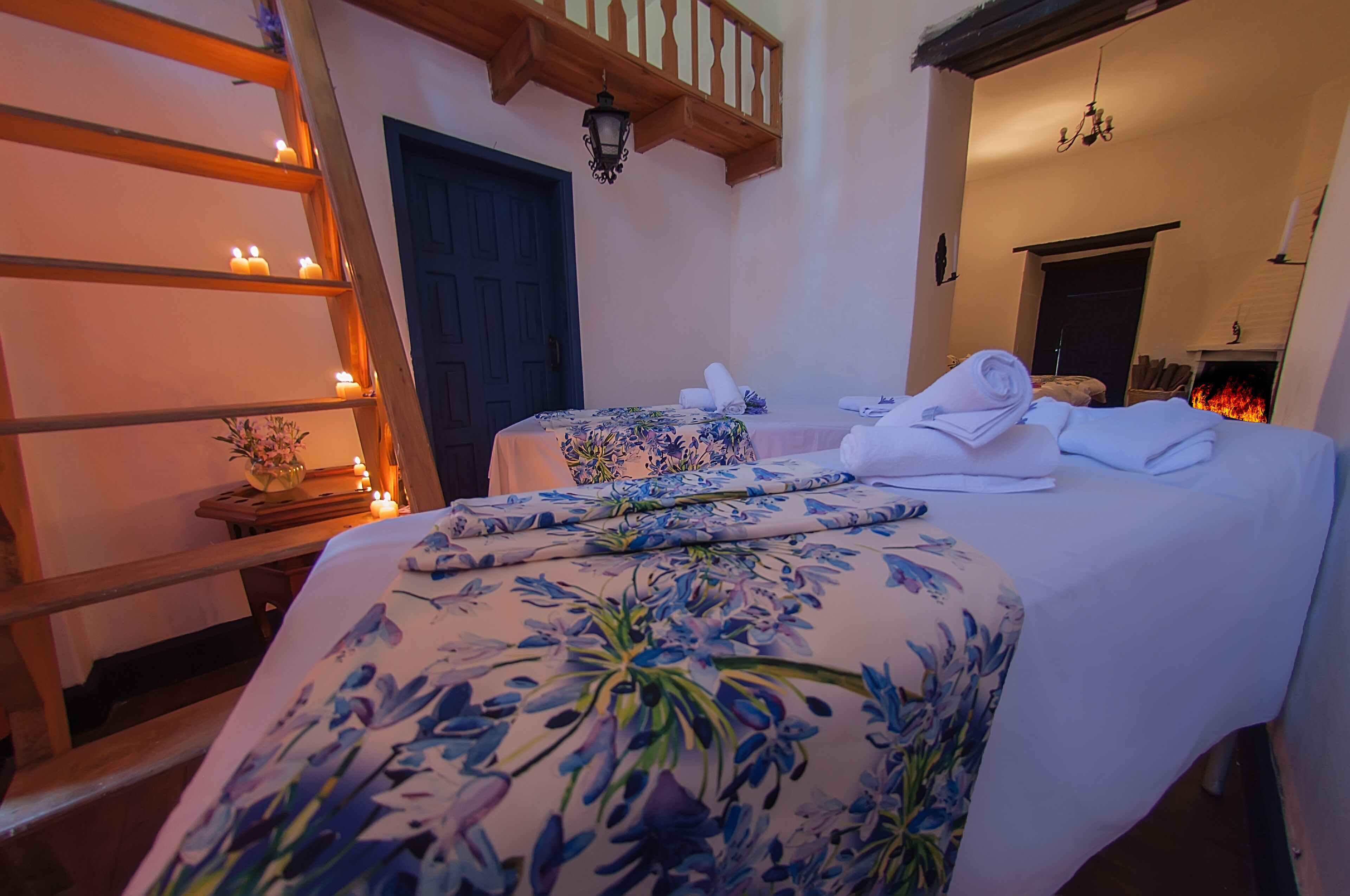 Masajes con piedras calientes, masajes de tejido profundo