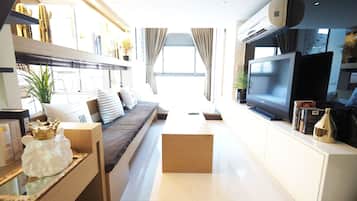 Family Loft (4B) | 3 bedrooms, premium bedding, individually decorated, desk