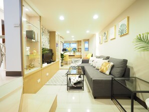 أغطية فراش متميزة وبديكورات فريدة لكل غرفة ومكتب ومكواة/لوح كي