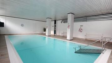 Innenpool, beheizter Pool