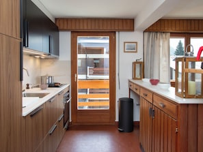 Réfrigérateur, micro-ondes, four, lave-vaisselle