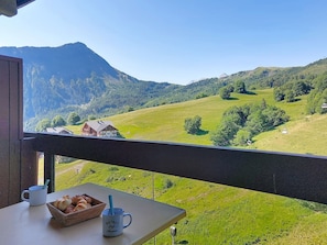 Outdoor dining - Lunik Orion by Interhome (Le Corbier)