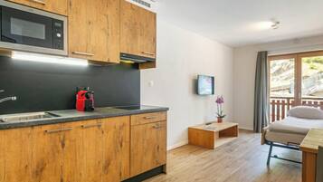 Fridge, microwave, dishwasher, high chair