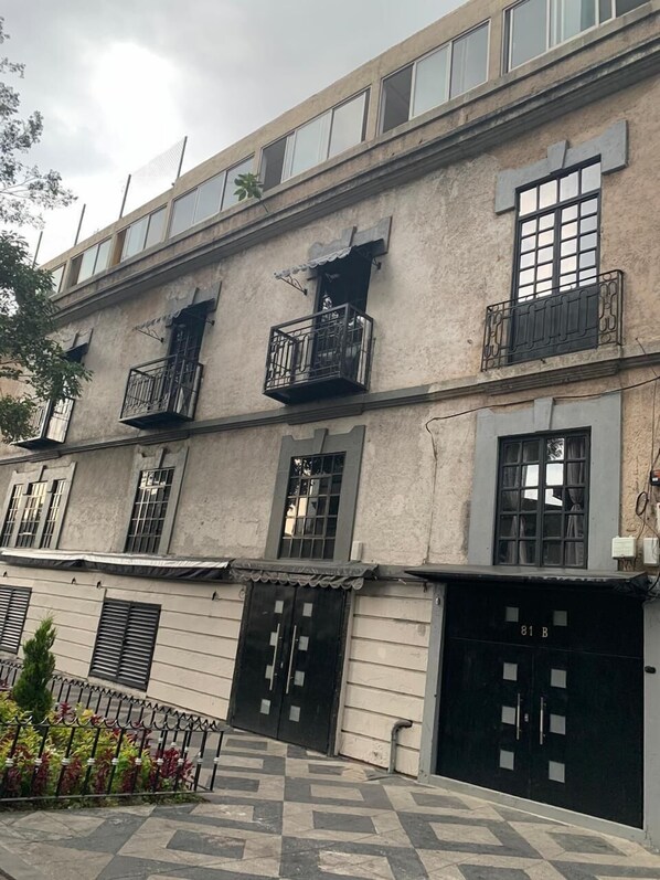 Front of property - La Historica de Zona Rosa (Mexico City)