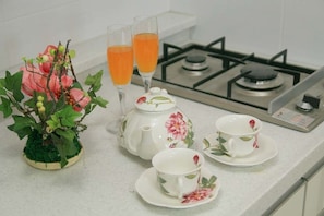 Fridge, microwave, stovetop, electric kettle