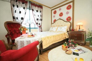 Family Room | Free WiFi
