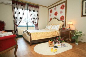 Family Room | Free WiFi