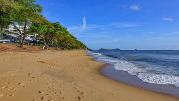Utsikt mot strand/hav