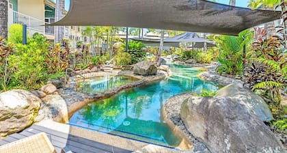 Beach bliss Queen bed BBQ Pool Netflix