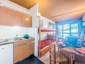 Refrigerador, microondas, horno y tostadora 