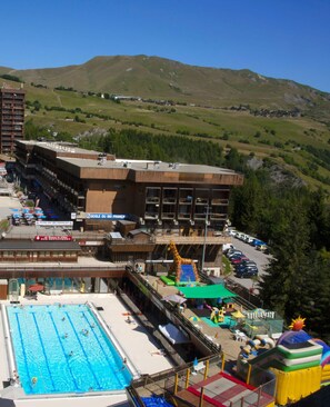 A heated pool - Apartment Cosmos by Interhome (Le Corbier)