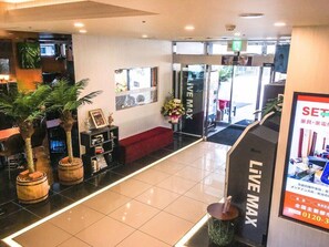 Lobby - Hotel Livemax Premium Umeda-east (Osaka)