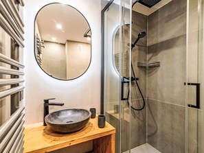 Towels - Le Pramecou (Val Claret) by Interhome (Tignes)