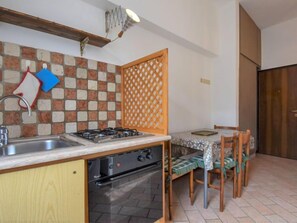 Fridge, microwave, oven, cookware/dishes/utensils - Barbaria de le Tole by Interhome (Venice)