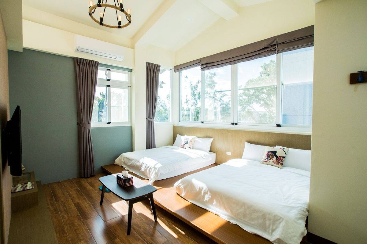 Desk, WiFi (free), bed sheets