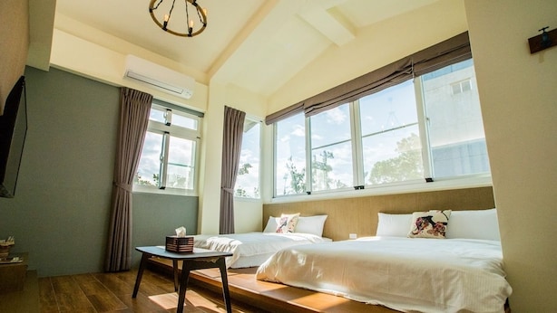 Quadruple Room (302) | Desk, WiFi (free), bed sheets - Xiao Ya Homestay (Taitung)