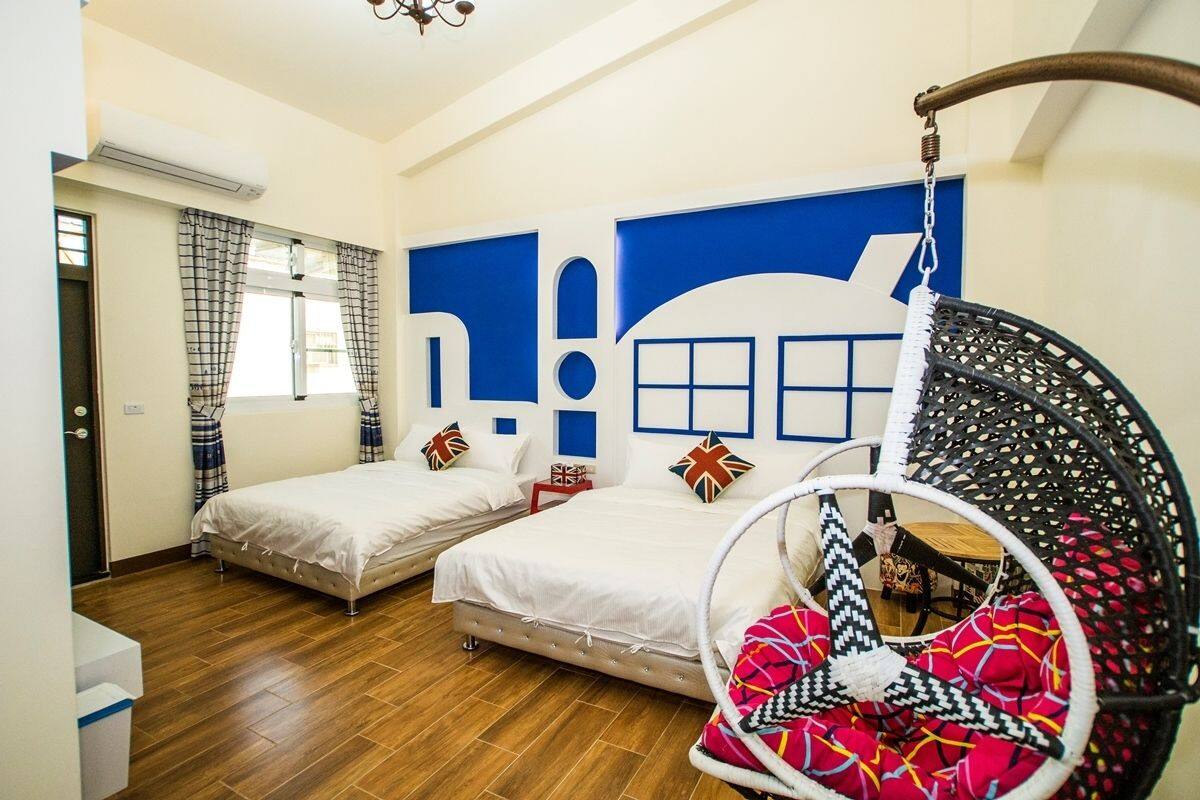 Desk, WiFi (free), bed sheets