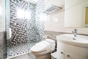 Double Room (301) | Bathroom