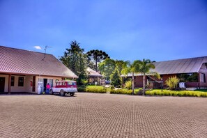 Exterior - Eco Hotel Bouganville (Sao Jose dos Pinhais)