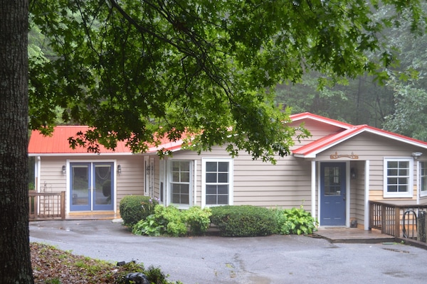 Peaceful Mountain at Sapphire Valley