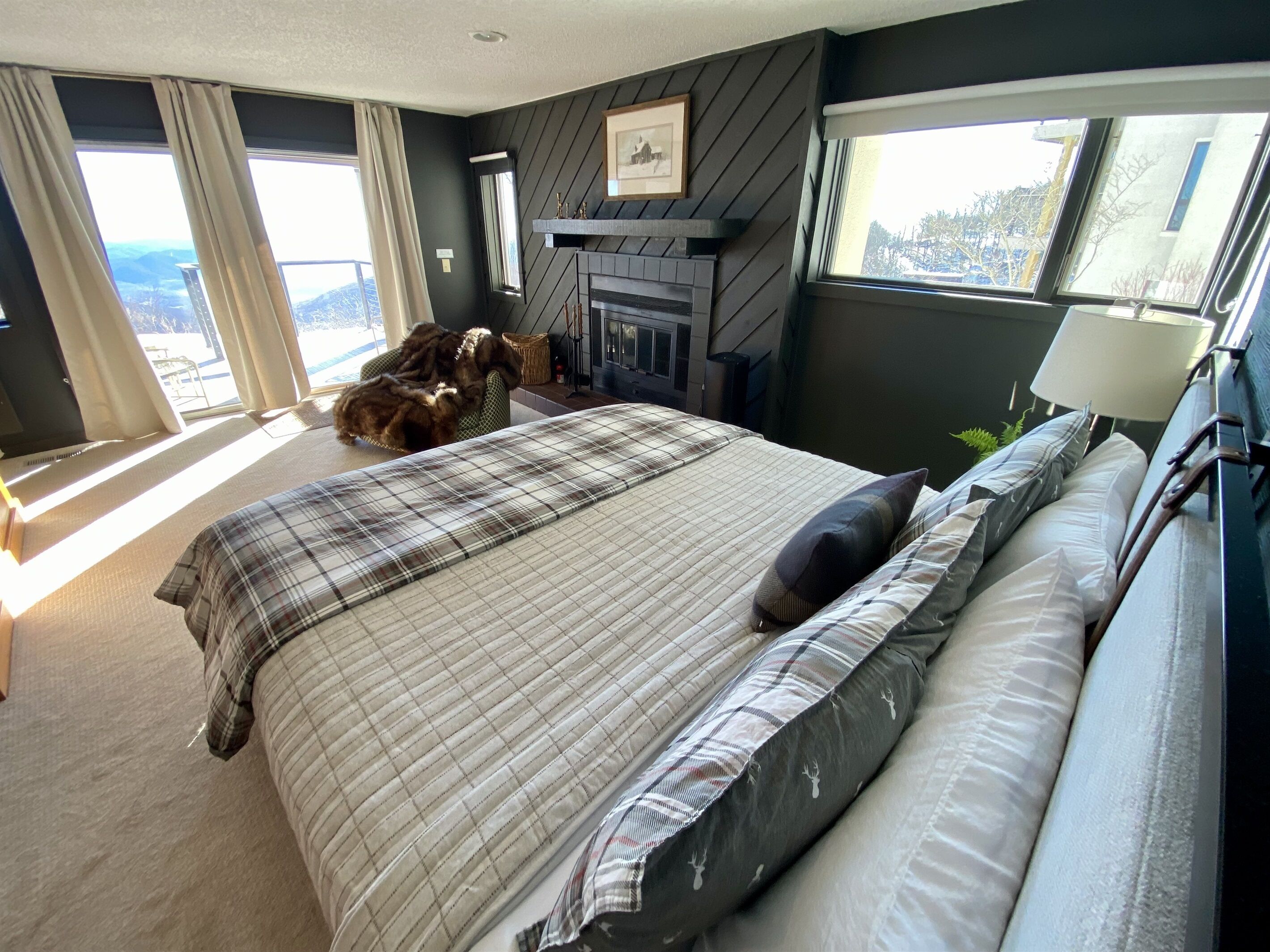 2 bedrooms, iron/ironing board, travel crib, free WiFi