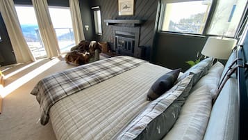 2 bedrooms, iron/ironing board, travel crib, free WiFi