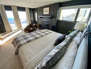 2 bedrooms, iron/ironing board, travel cot, free WiFi