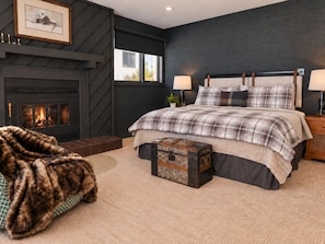 The spacious Aspen primary suite offers a boutique hotel feel. 