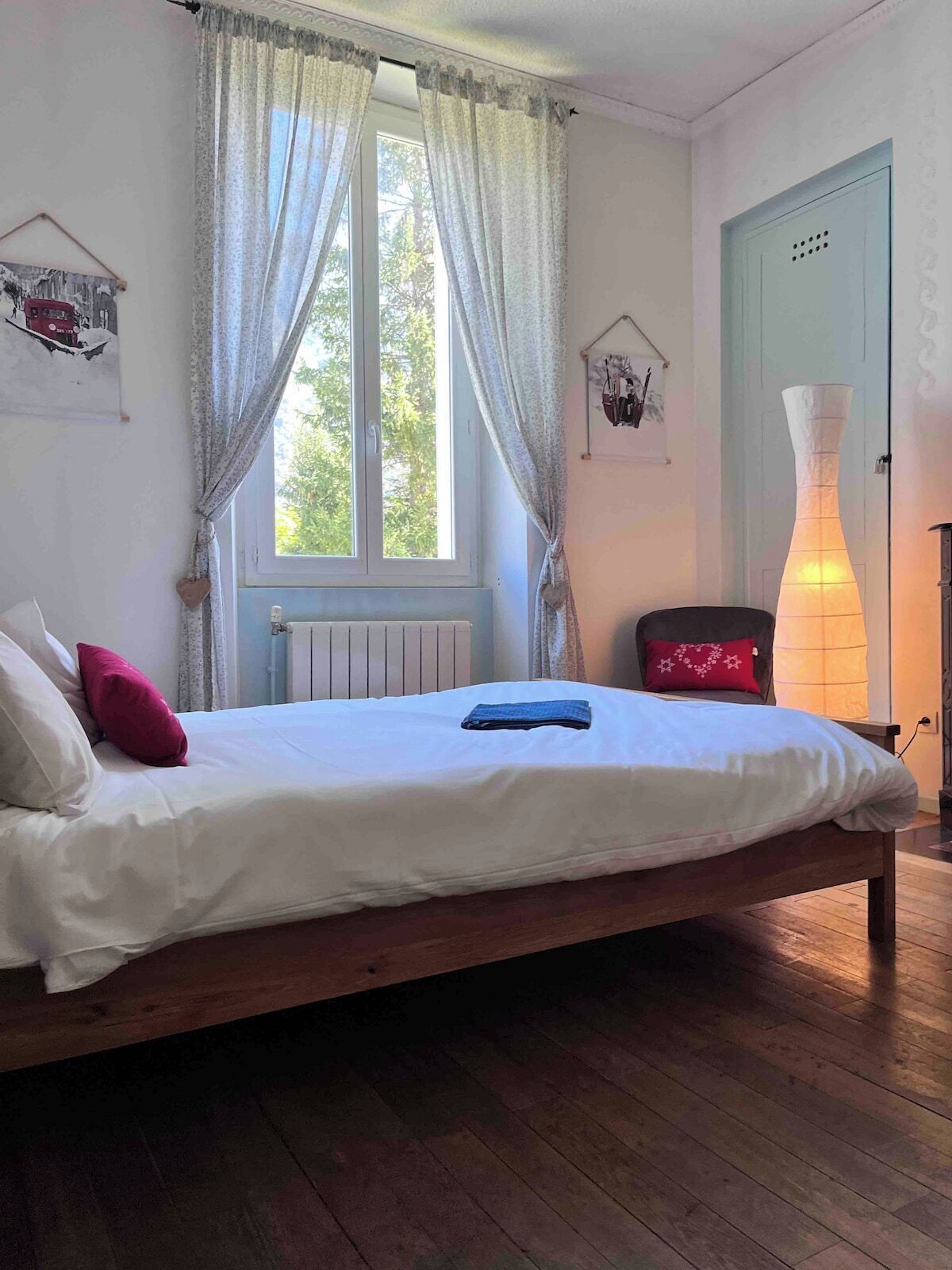 5 bedrooms, iron/ironing board, travel crib, WiFi