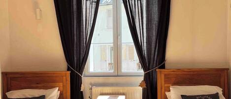 5 bedrooms, iron/ironing board, travel cot, WiFi