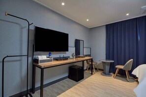 Twin Room, 2 Bedrooms, Non Smoking | Room amenity