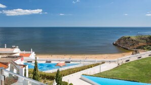 A coastal hotel with a swimming pool, beach access, and ocean views. - Dream View 50m from the beach by Interhome (Albufeira)