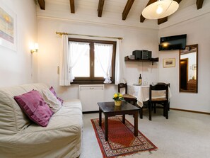 TV - Residenza Chesa Margun 15-1 by Interhome (Silvaplana-Surlej)