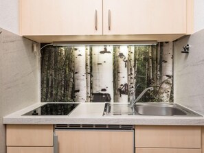 Kühlschrank, Ofen, Toaster, Kochgeschirr/Geschirr/Besteck