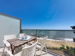 Outdoor dining - Le Platin by Interhome (Saint Palais sur mer)