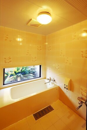 Separate tub and shower, free toiletries, hair dryer, slippers - Hotel Nobes Chofu (Chofu)