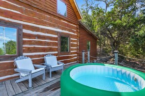 Terrace/patio - Charming Custom Log Cabin - Perfect for Stargazers and Day-Trippers! (Fischer)