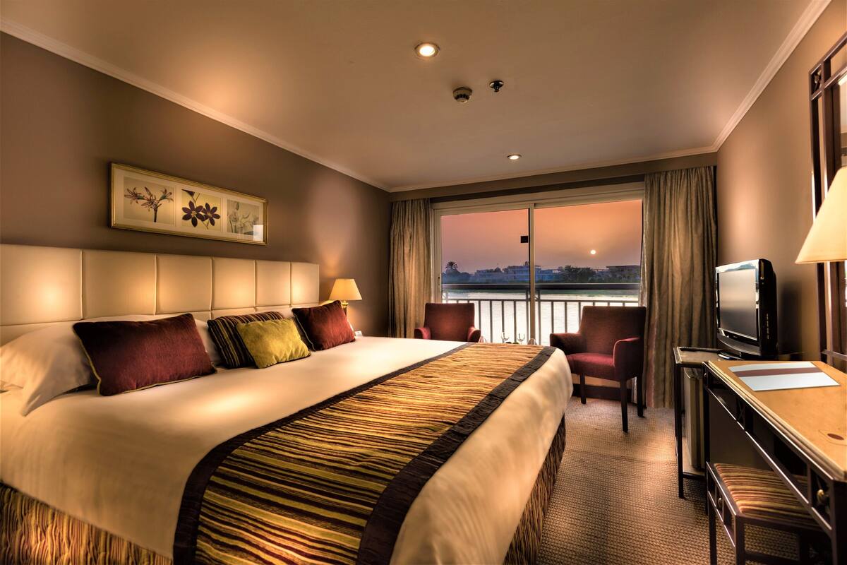 Premium bedding, minibar, in-room safe, individually furnished
