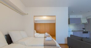 1 Bedroom Apartment 401,601 | Desk, laptop workspace, blackout drapes, free WiFi - Grandouce Matsuyamachi (Osaka)