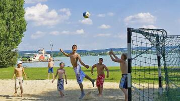 Una spiaggia nelle vicinanze
