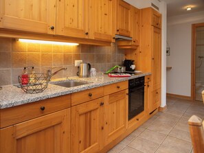 Réfrigérateur, four, lave-vaisselle