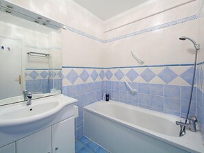 Towels - La Pinède by Interhome (Cagnes-sur-Mer)