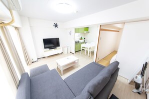 Living room - Grandouce Nipponbashi-Higashi III (Osaka)