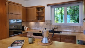 Kühlschrank, Mikrowelle, Ofen, Geschirrspüler