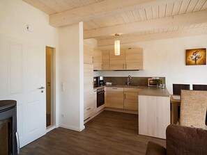 Kühlschrank, Ofen, Geschirrspüler, Kochgeschirr/Geschirr/Besteck