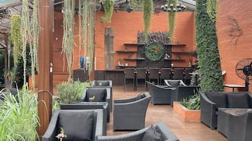 Breakfast, lunch, dinner served; local cuisine