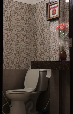Shower, towels, soap, shampoo - My Home Pattaya บ้านฉัน พัทยา (banglamung)