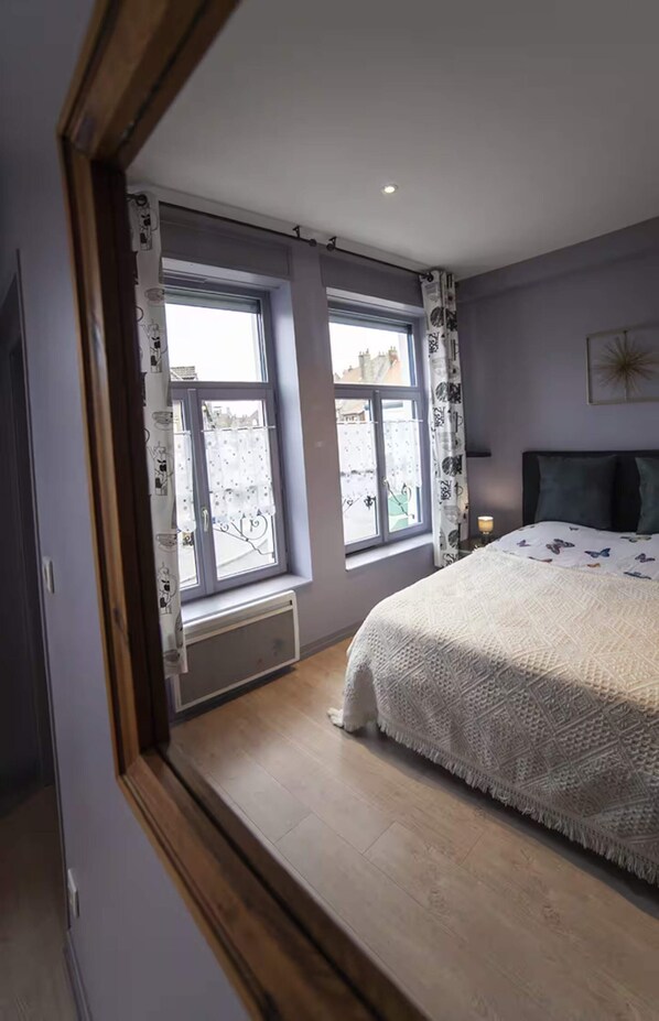 1 chambre, fer et planche à repasser, lit parapluie, Wi-Fi gratuit