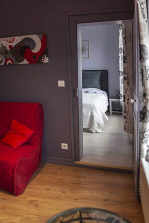 1 bedroom, iron/ironing board, travel cot, free WiFi