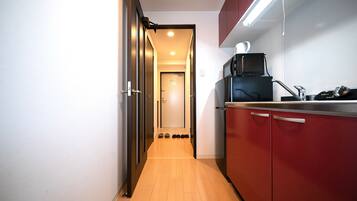 Studio Apartment | Desk, laptop workspace, blackout drapes, free WiFi